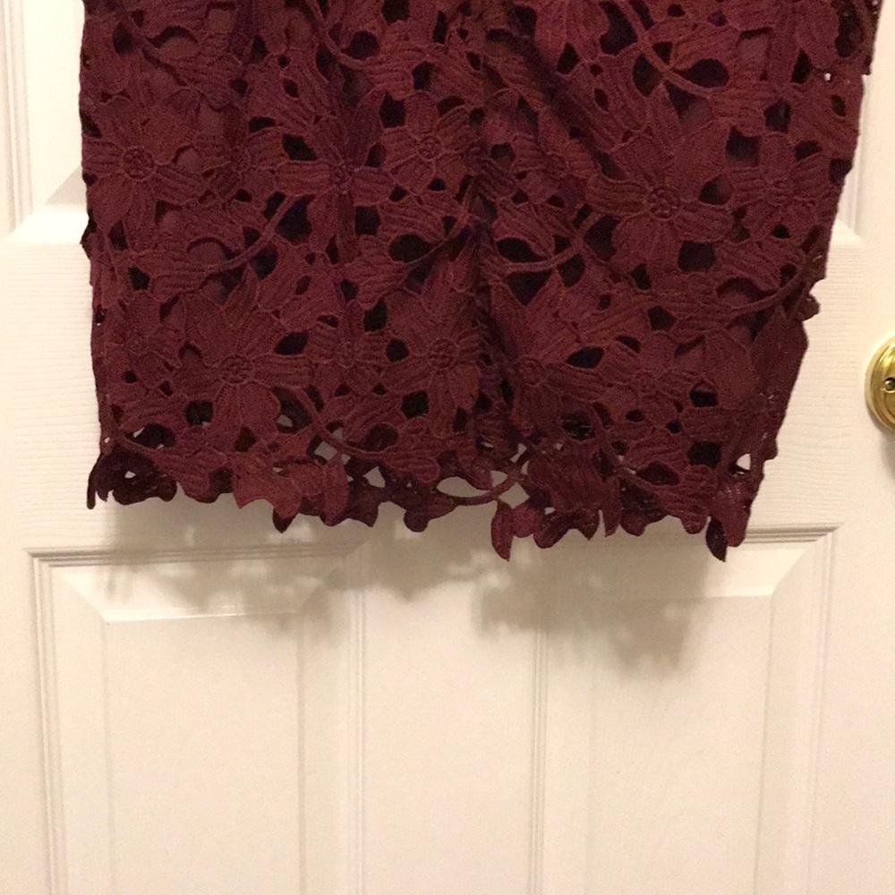 Deep ruby red bodycon lace dress - Picture 4 of 4
